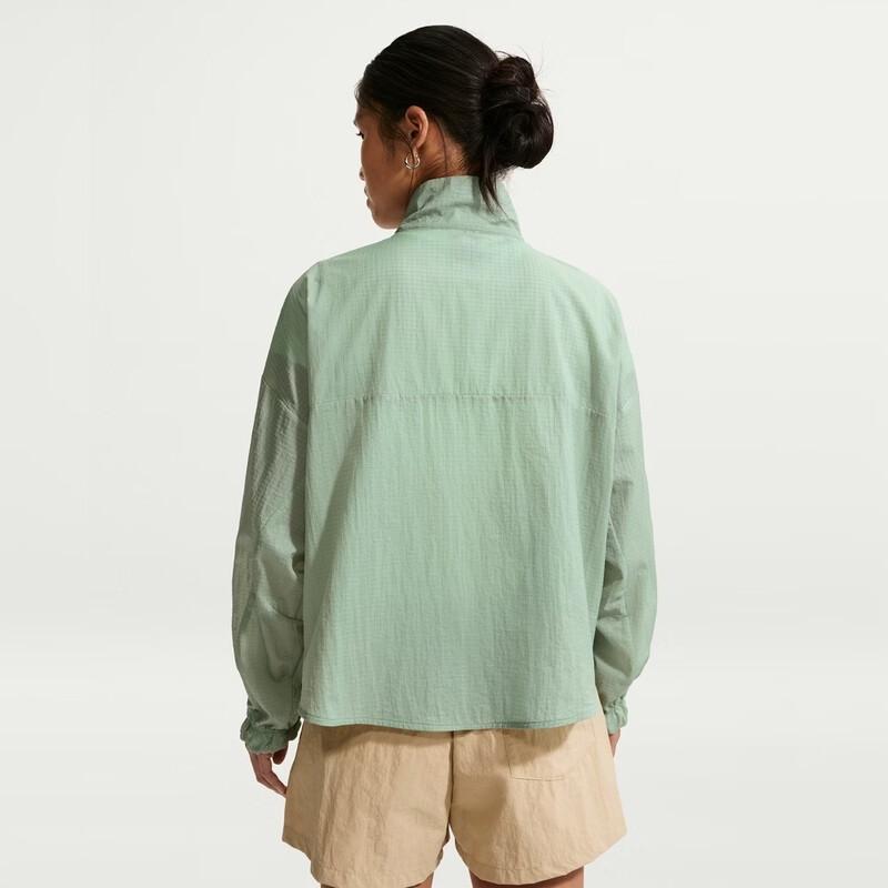 Nike Women's Lightweight Ripstop Windrunner Jacket