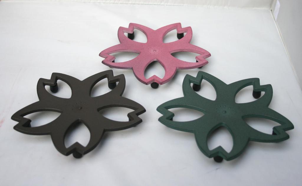 Ikenaga Iron Works - Kettle Stand for Iron Kettles, Nambu Ironware, 16.5 x 16.5 cm, Cherry Blossom Brown