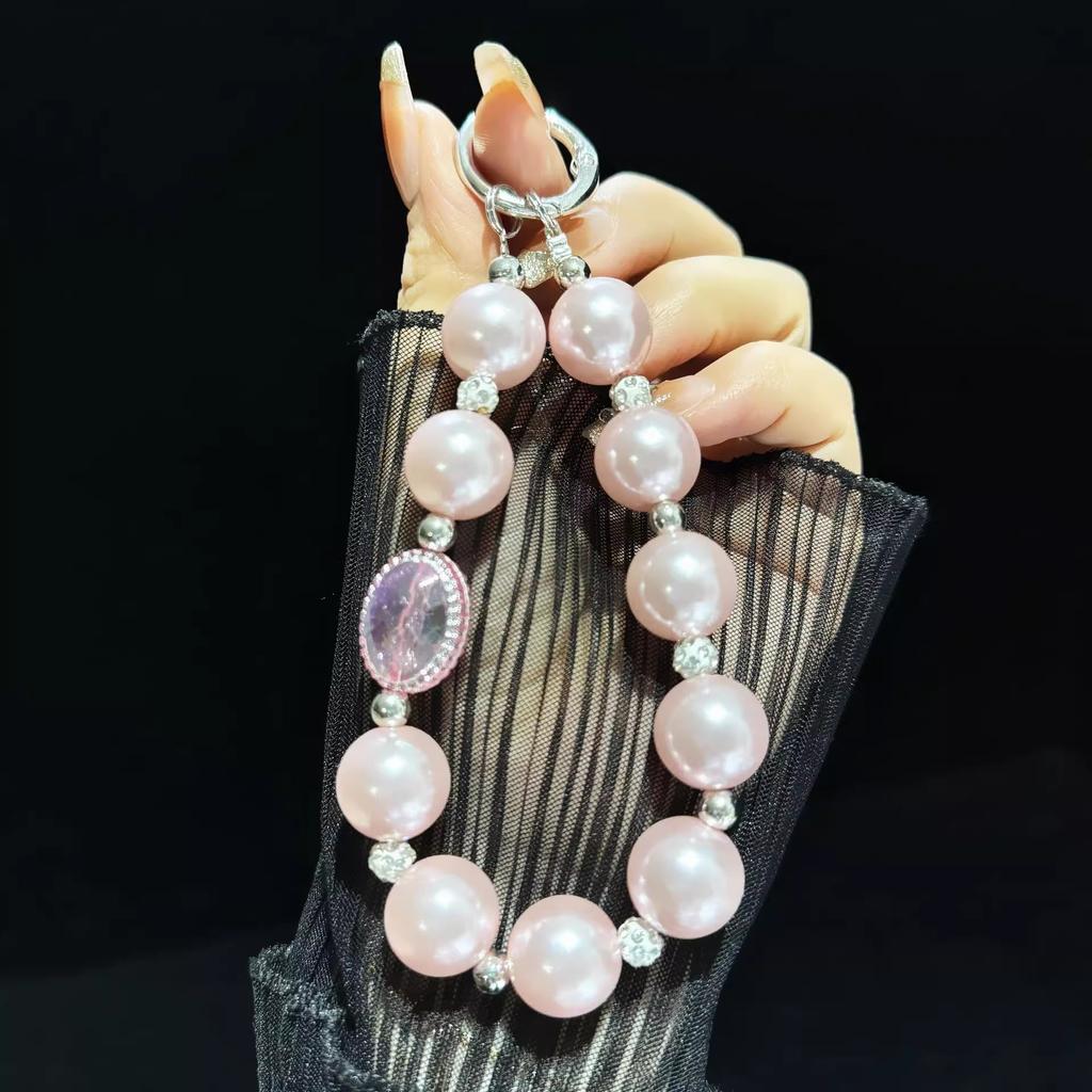 Niche Mobile Phone Chain, Short Beaded Lanyard, Anti-lost Bag, Light Luxury Love Chain, Camera Chain, Advanced Pearl Pendant.