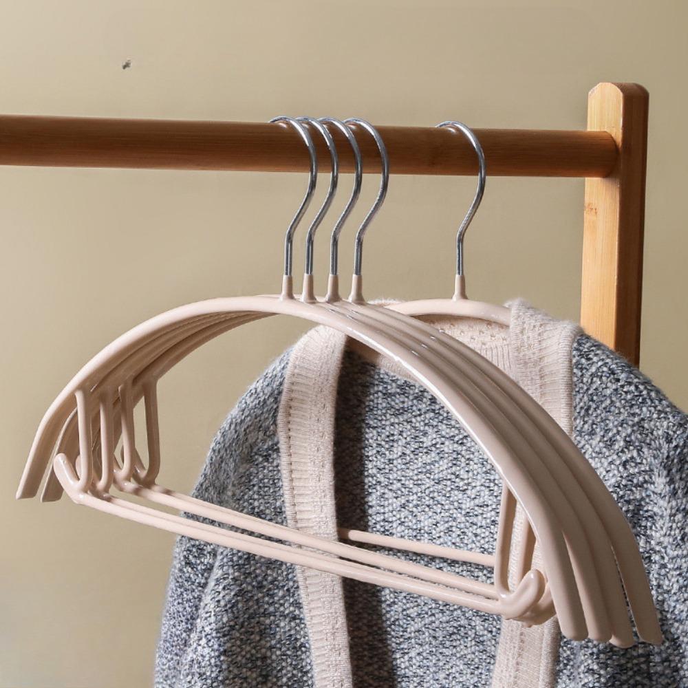 Вешалки для одежды вешалки для свитеров без выступа на плечиках прочные вешалки для пальто нескользящие металлические вешалки с ПВХ-покрытием для свитеров костюмов платьев курток Pack of 5 бежевый 3180₽