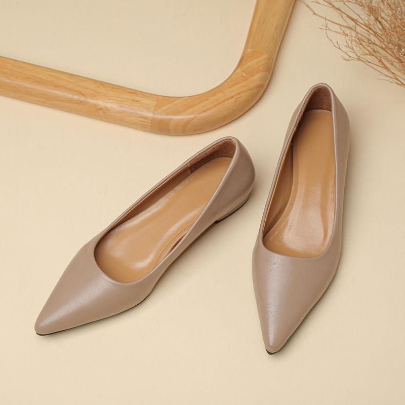 Soft-soled professional black flat shoes women's pointed head, shallow mouth, comfortable and not tired feet, new spring work shoes