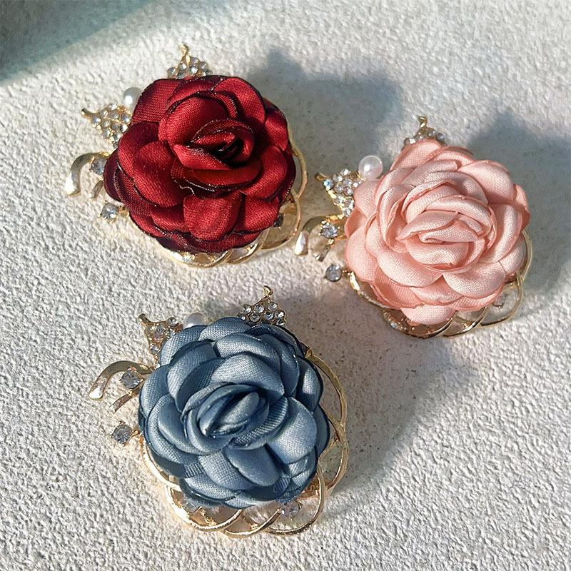 1Pcs High-End Fashion Pearl Women's Jewelry Accessories Retro Fabric Rose Flower Brooch Pin Clothing Flower Brooch