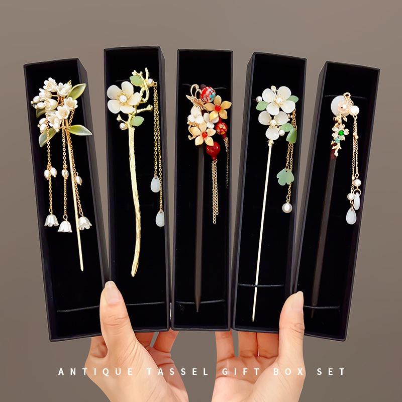 Elegant Retro Tassel Hairpin for Hanfu Updo - Women's Chinese Style Metal Hair Clip