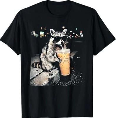 Lustiger Waschbär trinkt Eiskaffee 100% Baumwolle T-Shirt Herren T-Shirts Top