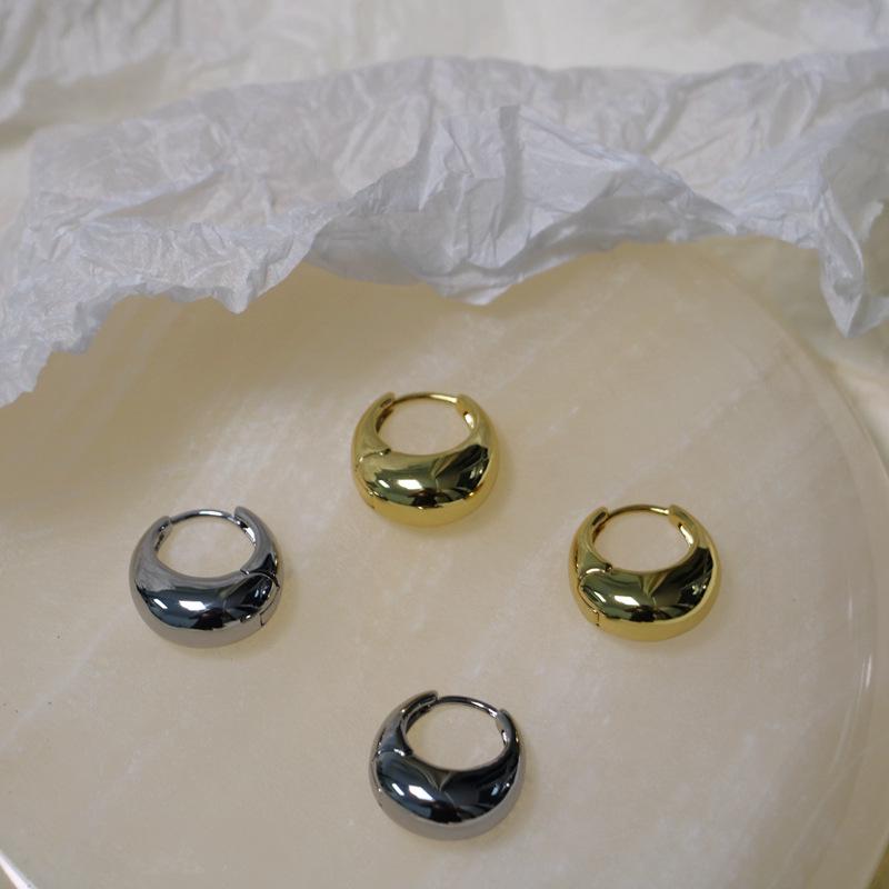 Gold-Plated Brass Teardrop Earrings: Minimalist, High-End, Mirror-Polished Jewelry