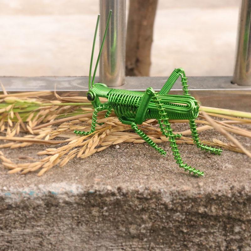 Handmade Aluminium Wire Handicrafts Simulation Insect Grasshopper Locust Mantis Model Metal Wire Braiding Craft Ornaments Statue