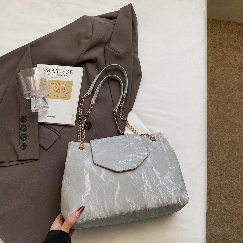 Premium chain bag women's new large-capacity tote bag fashionable commuter shoulder messenger bag