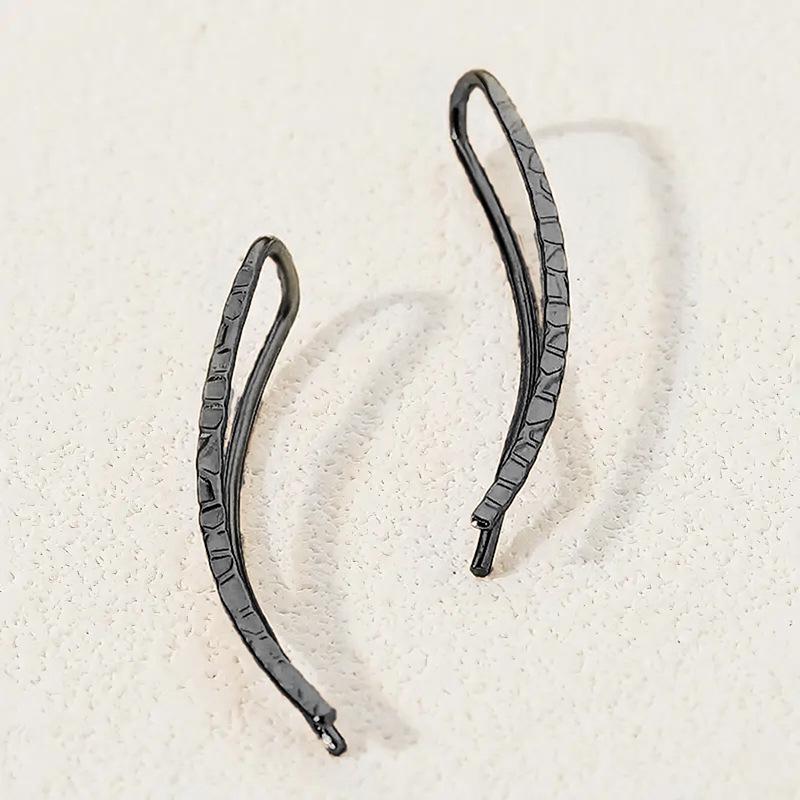 Cao Shi's Elegant & Chic Women's Earrings - European & American Design Daily Wear Studs