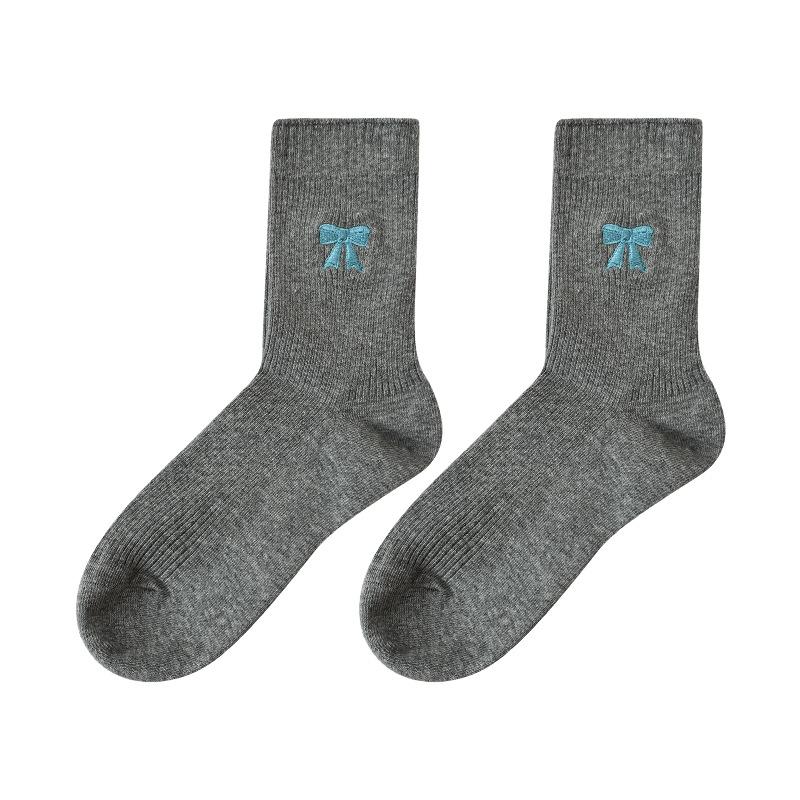 Female Autumn and Winter Sweet Everything with Bow Embroidery In The Tube Pile Socks