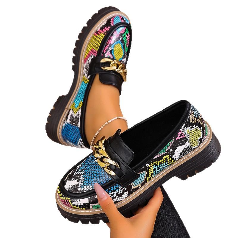 Sapatos de salto único tamanho grande padrão cobra primavera e outono novo retrô bico redondo corrente de metal sola grossa