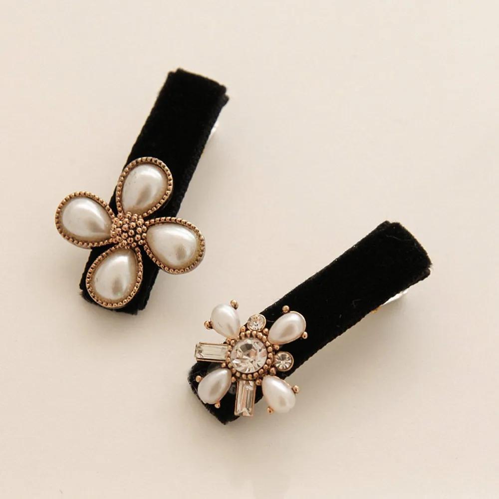 J Lauren Pearl Velvet Casting Point Hair Clip H01315