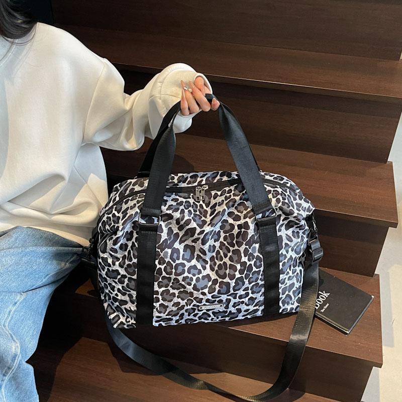 Large Capacity Women's Sports Fitness Bag Leopard Print Design Weekender Overnight Bag Portable Business Travel Bag