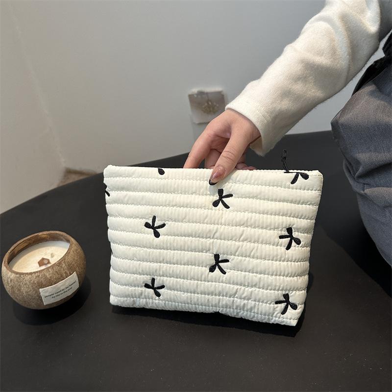 Large-capacity Cosmetic Bag with Zipper, Embroidered Washing Storage Bag