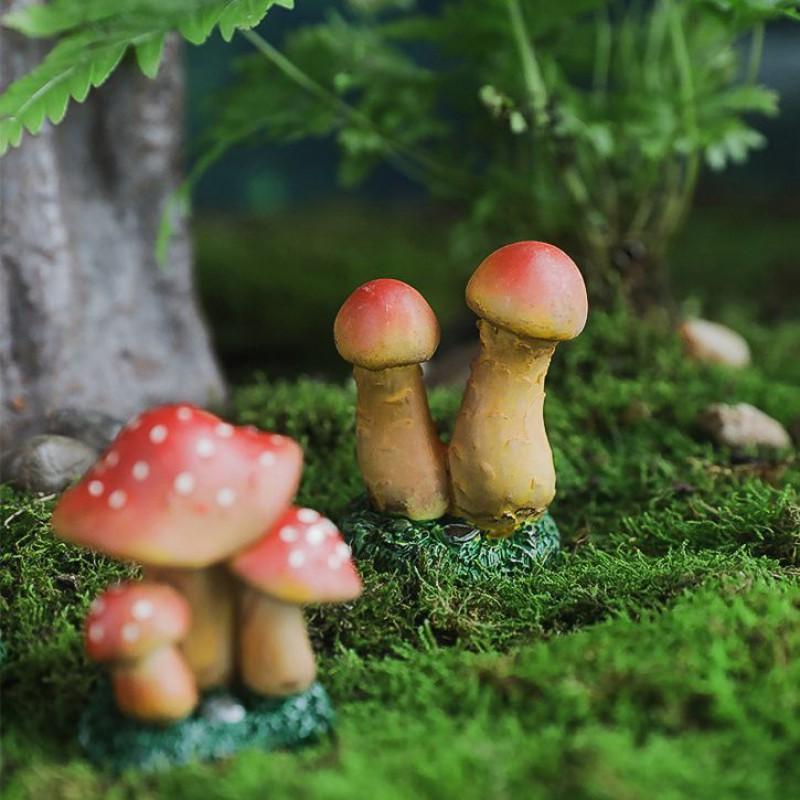 Nordic Style Resin Mini Figurines Set - Gnome Mushroom Frog Terrarium Decor Desktop Garden Ornament