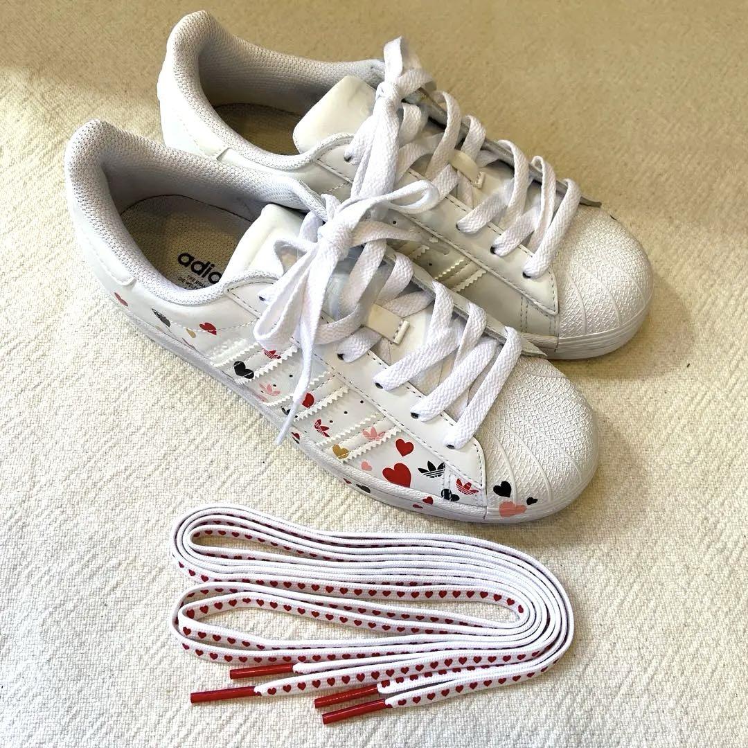 

[USED] NiziU Miihi adidas Superstar White Heart Print