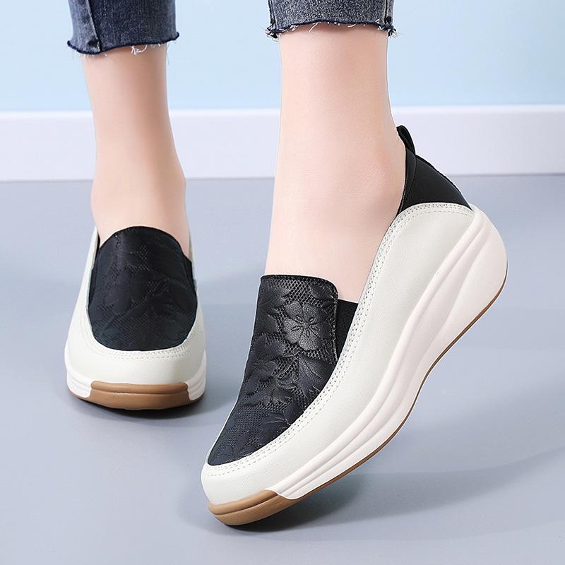Women's Slip-On Thick-Soled Sponge Cake Loafers - Versatile, Non-Slip, Casual Flats In Large Sizes.