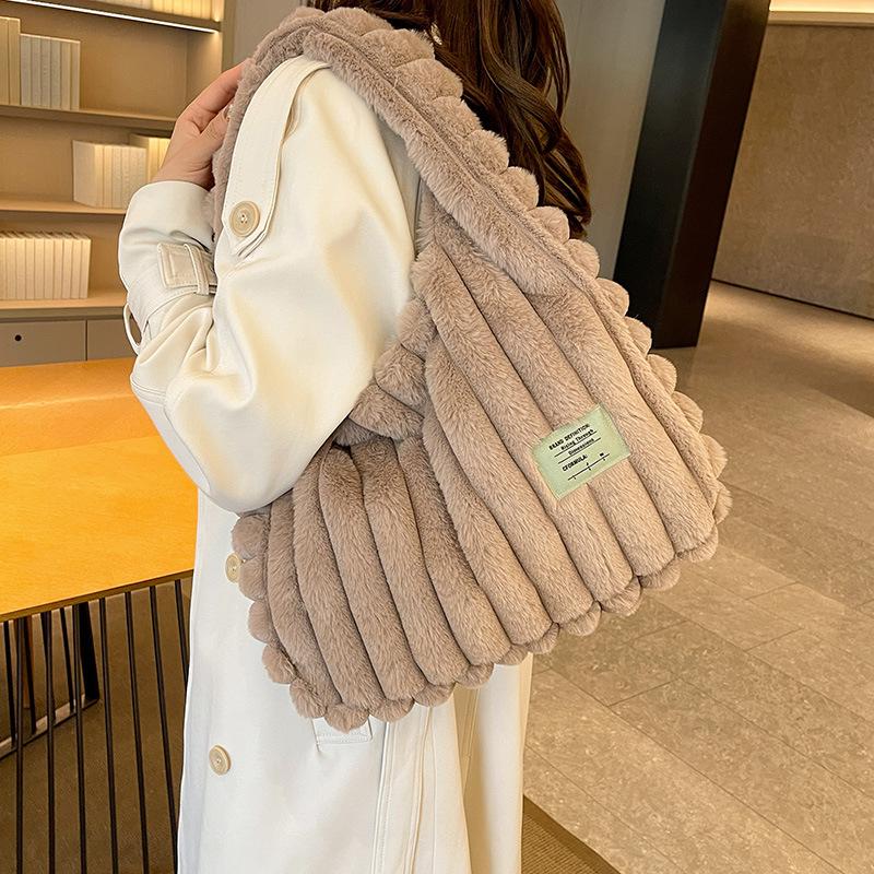 Fluffy Large-capacity Plush Shoulder Bag, New Commuting Simple Casual Handbag, Fluffy Vest Bag.