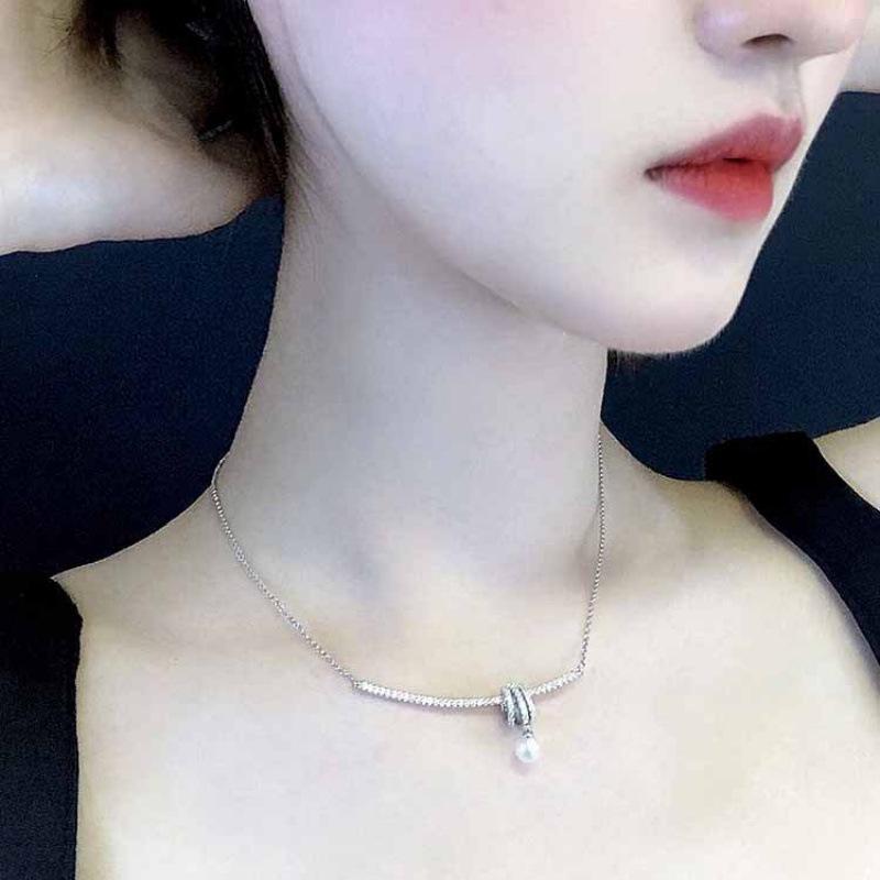 Elegant Pearl and Diamond Ribbon Necklace - Clavicle Chain with a Sophisticated Cold Aesthetic and Versatile High-End Style