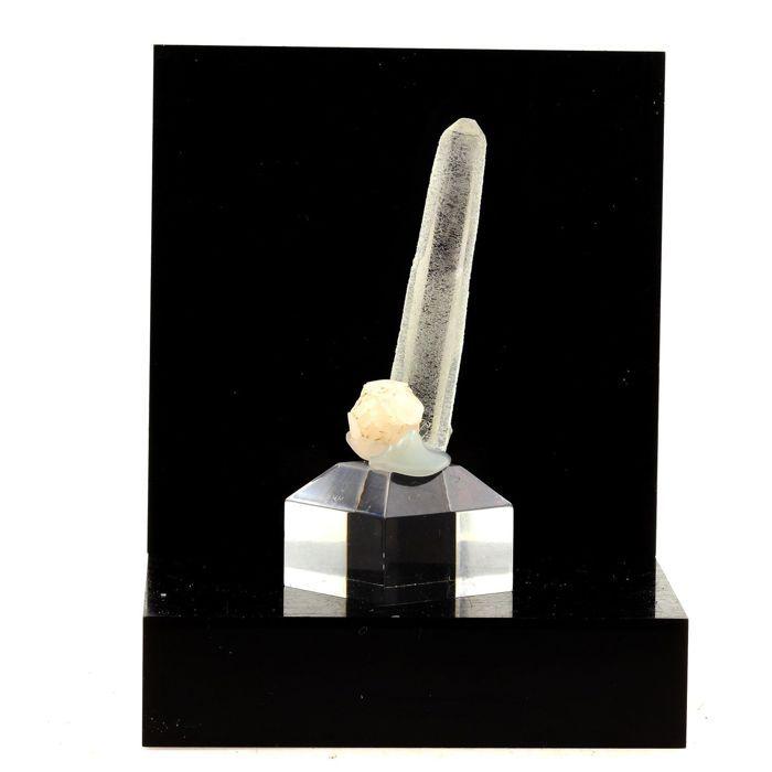 Pierres et Minéraux. Quartz + Calcite. 105.5 ct. Chifeng, Inner Mongolia, Chine.