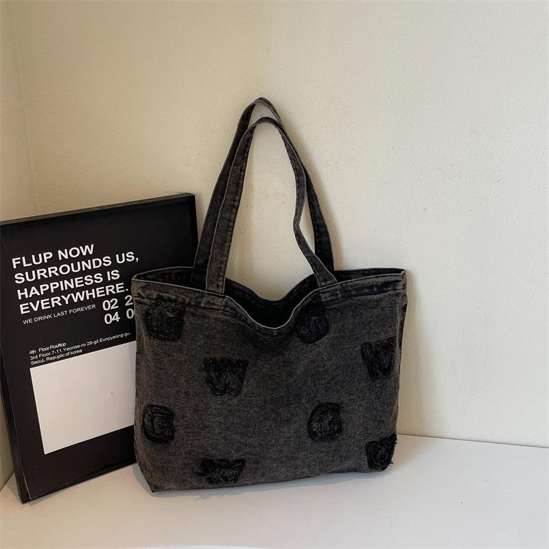 Spring New Niche Design Large Capacity Bag 2025 Fashion Trend Armpit Bag Women's Shoulder Tote Bag