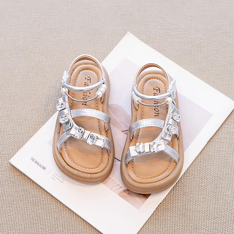 

Girls Sandals Soft Comfortable Children Beach Shoes Open Toes 2025 Summer New Kids Princess Shoes Shiny Crystal Beadings Sweet 23 серебряный