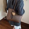 Simple and Popular Bucket Bag Women's Bag New Fashionable Versatile Commuter Largecapacity Tote Shoulder Bag