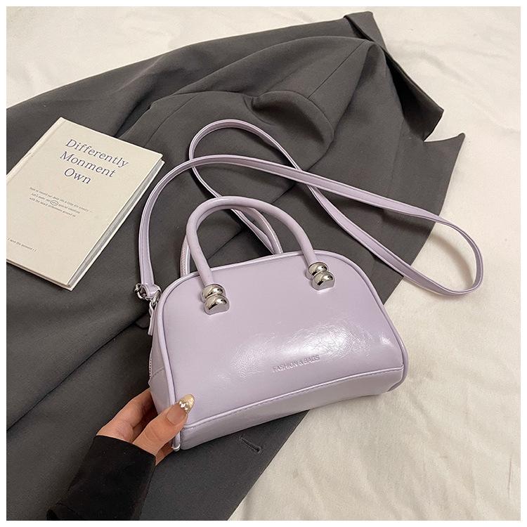 High-end niche design small square bag women's 2025 summer new fashion handbag commuter simple shoulder bag bag