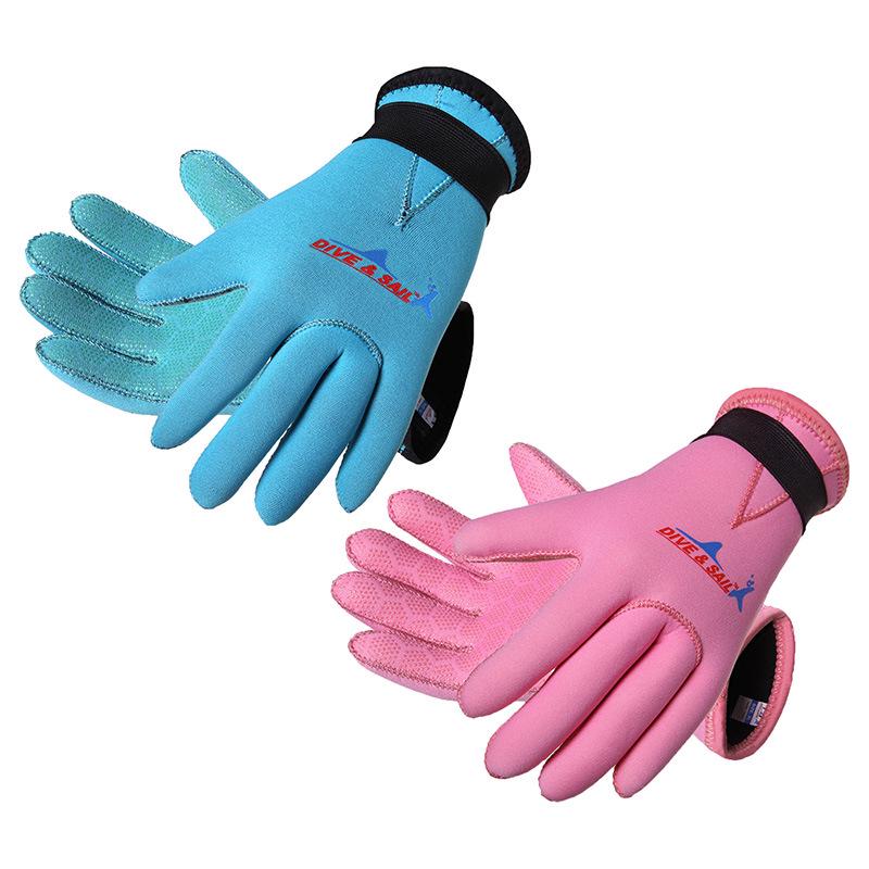 3MM Children's Non-Slip Neoprene Swimming Gloves - Warm, Anti-Abrasion, Anti-Scratch Diving and Snorkeling Hand Protection.