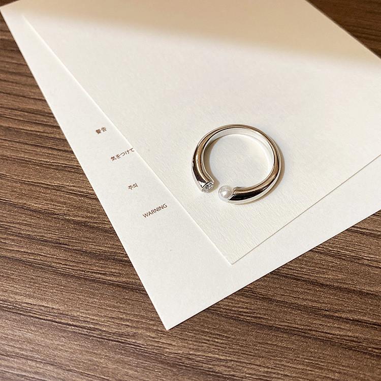 Elegant Open Adjustable Zirconia Metal Checkered Ring For Women With Vintage Design