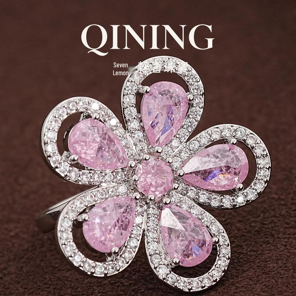 Champs-Élysées Pink Diamond Flower Ring - Elegant Luxury Hand Jewelry for Women