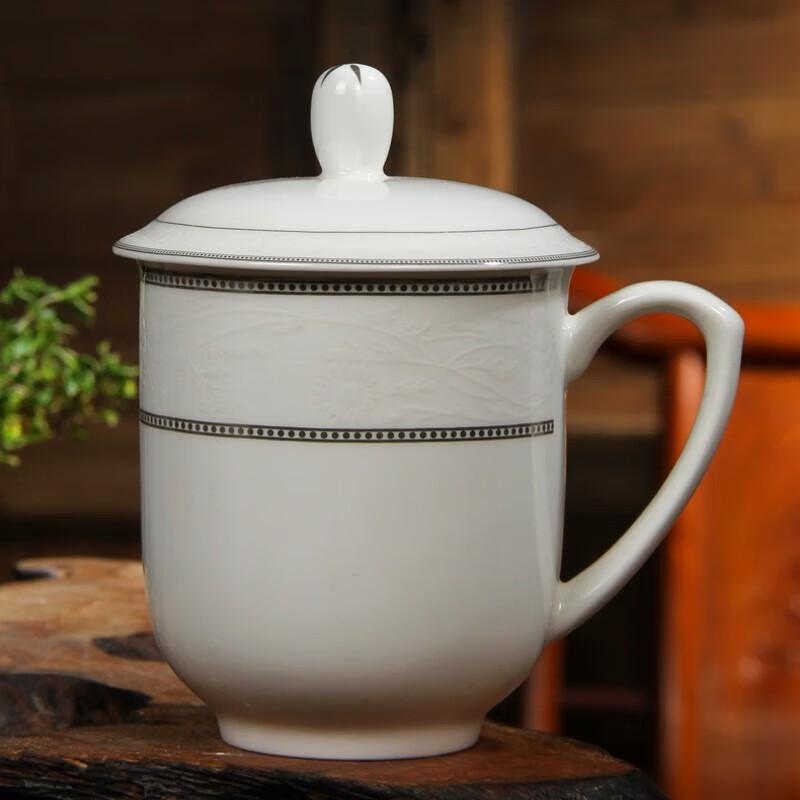 

Debo Jingdezhen Platinum Embossed Ceramic Tea Cup with Lid