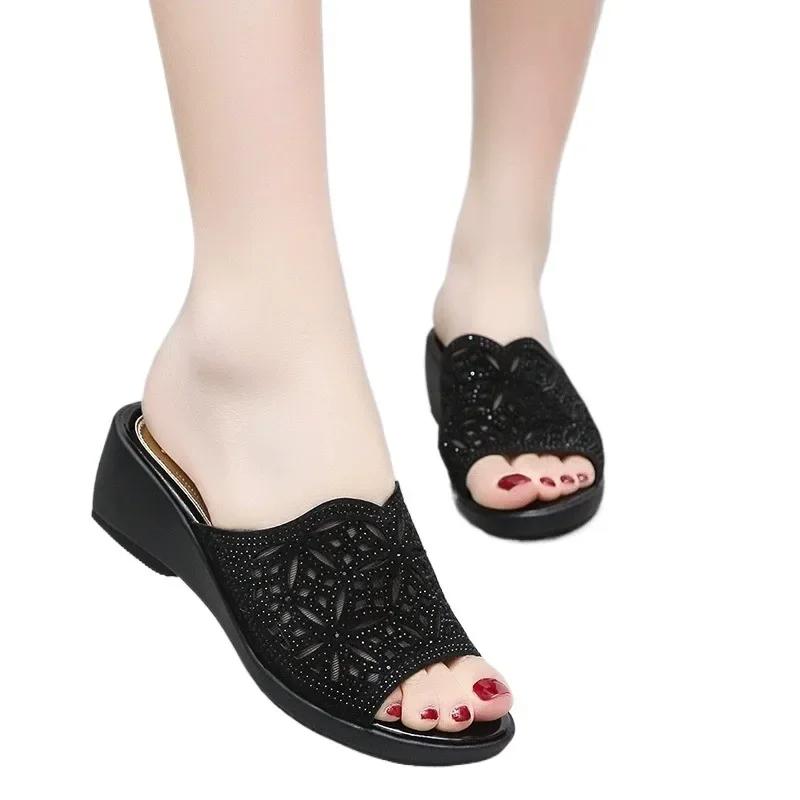 Fashion Woman Shoes 2025 Summer Brand Open Toe Woman Slippers Fashion Office Slippers Ladies Crystal Round Toe Wedges Women's Sandals