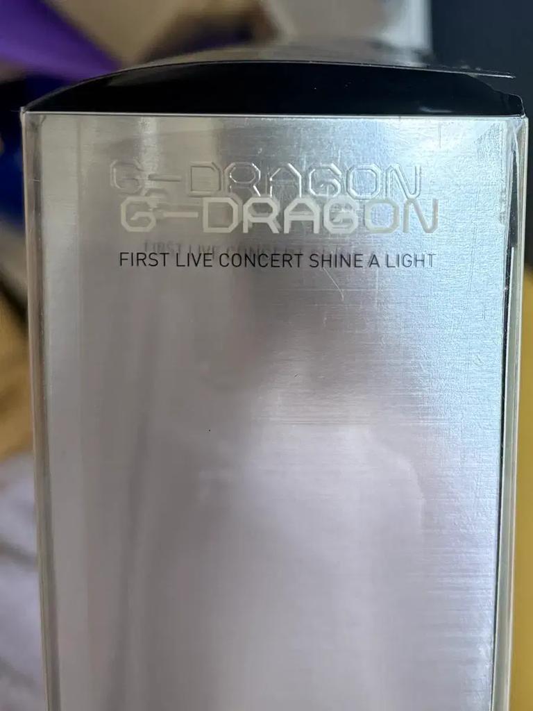 G-DRAGON GD SHINE A LIGHT DVD Nevystříhaná verze + Fotokniha Použité