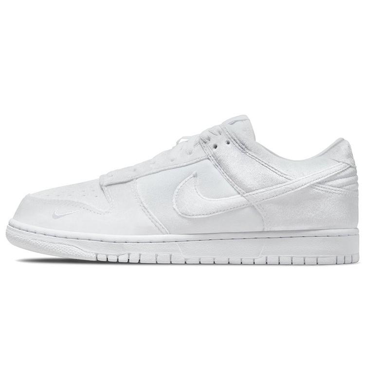

Новые Nike Dunk Low Dover Street Market Triple White Velvet DH2686-100 38.5