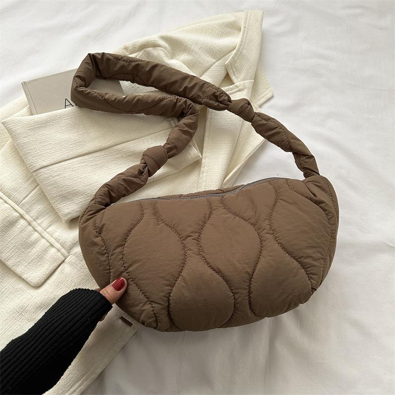 Tide Bag Women's New Niche Design Shoulder Messenger Bag Down Bag Large Capacity Embroidery Thread Dumpling Bag