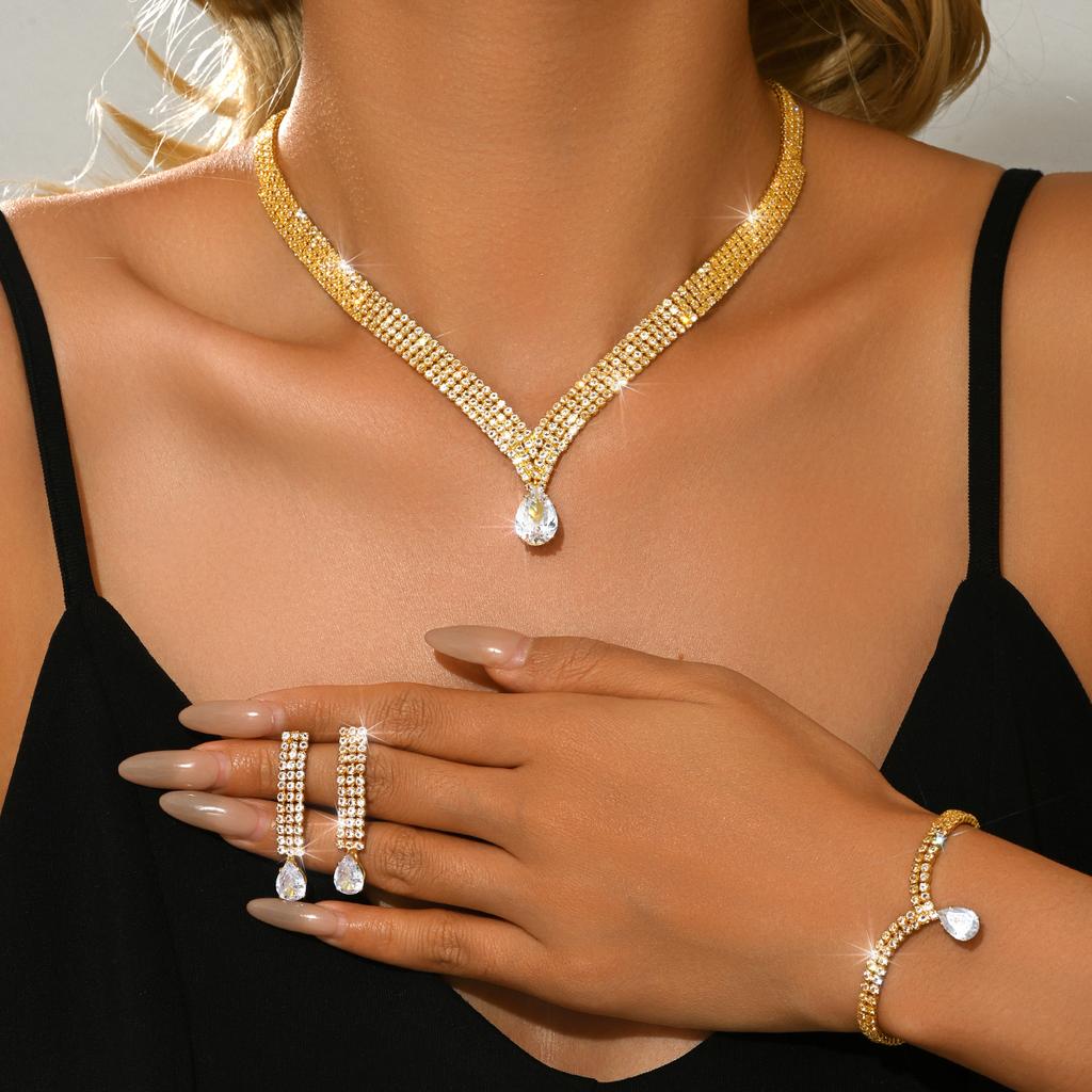 Hot selling spot wedding dresses, wedding accessories, necklaces, earrings, bracelets, three piece light luxury accessory set