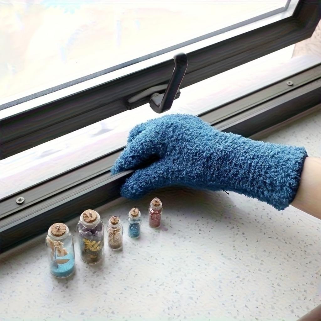 Ultra Fine Fiber Dust Removal Gloves - Coral Fleece Fabric, Elastic and Breathable, Easy To Clean Dust On Car, Boat and Plant Surfaces