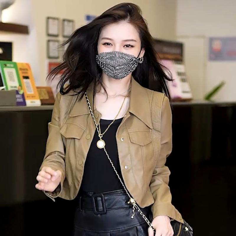 Sametová krátká kožená bunda dámské topy podzimní a zimní nová móda obleková sukně drobná kožená sukně