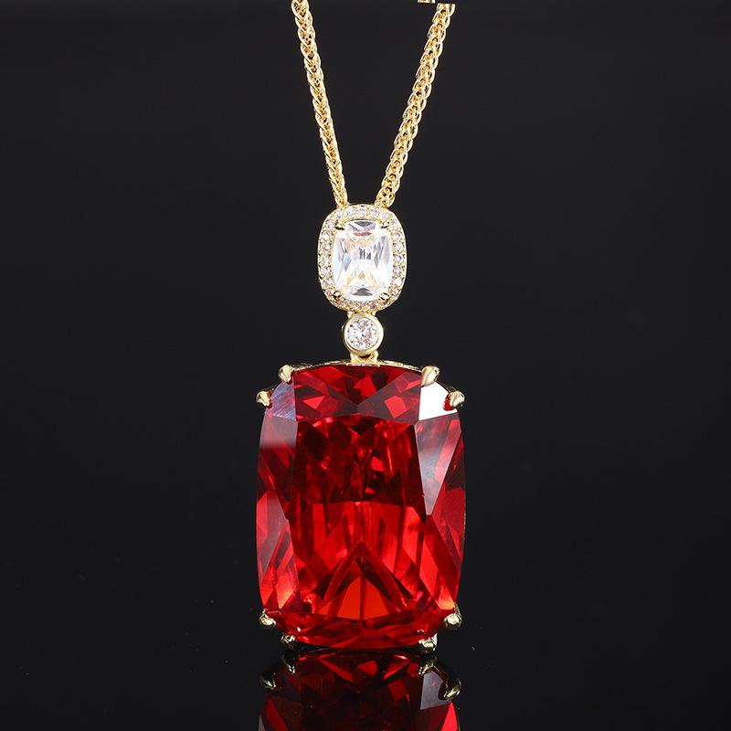 Jewelry Copper Bottom Gold-Plated Imitation Colored Treasure Generous Diamond Gold Pendant Necklace 20 * 28
