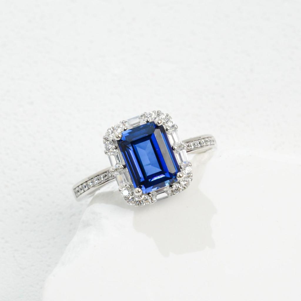 Zhou Hengfu S925 Sterling Silver Square Sapphire Ring for Women - Elegant and Stylish Design