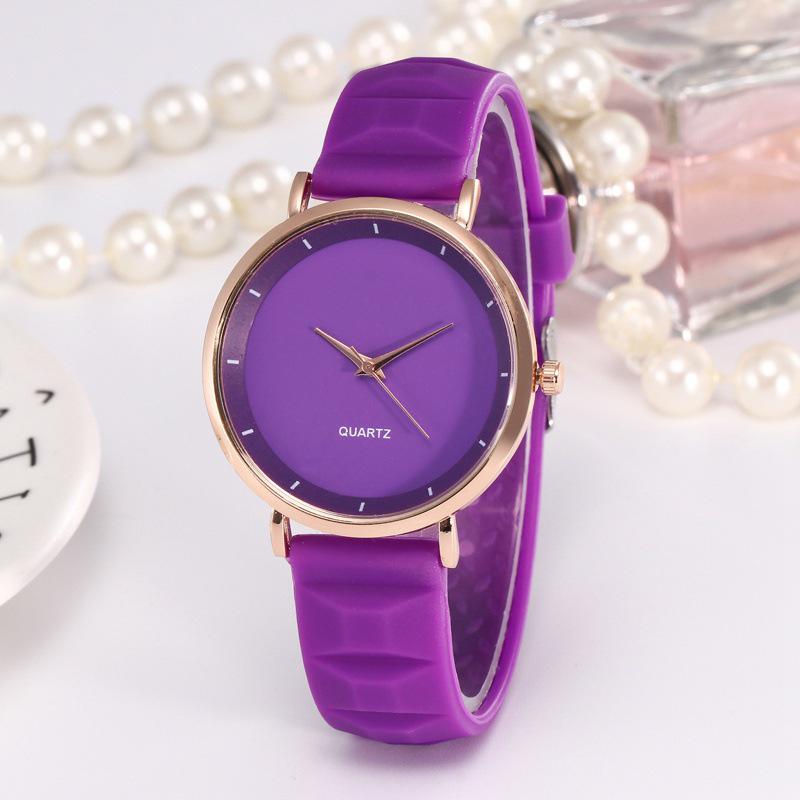 Trendy Ultra-Thin Women s Silicone Strap Quartz Watch - Fashionable and Simple Design фиолетовый