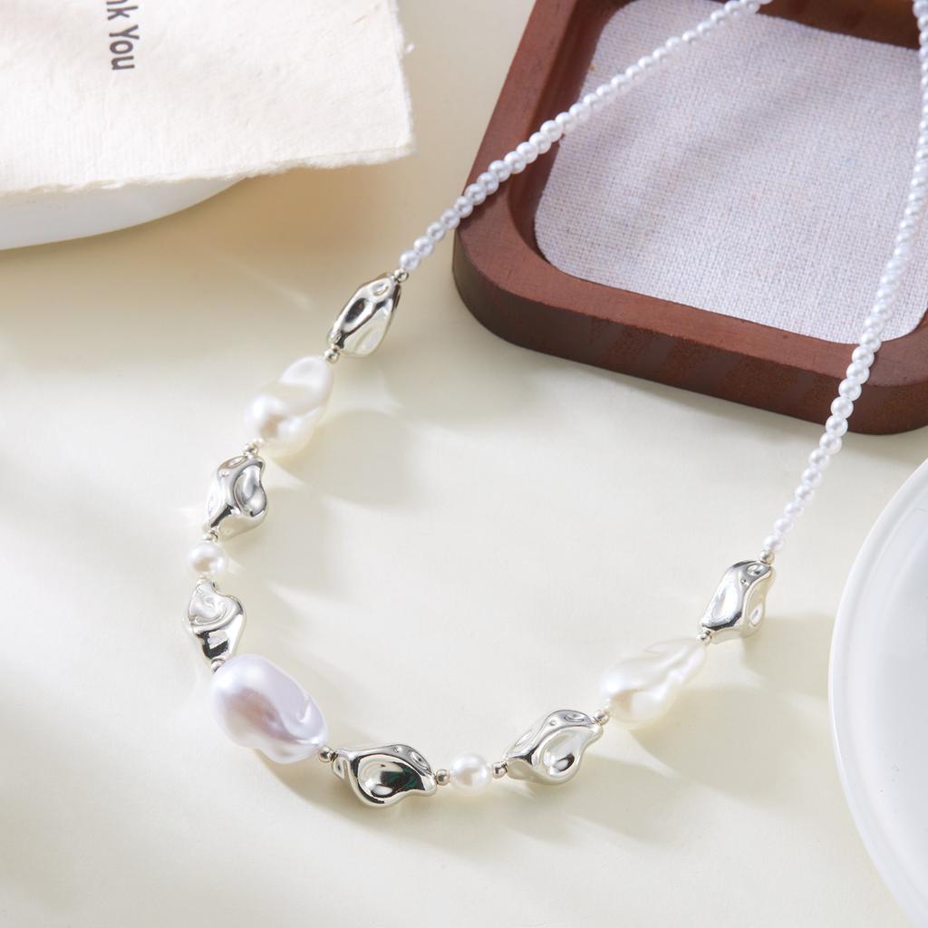 Exquisite Baroque Imitation Pearl Necklace for Women Minimalist Irregular Heart Shape Layered Chain Friendship Jewelry Gifts