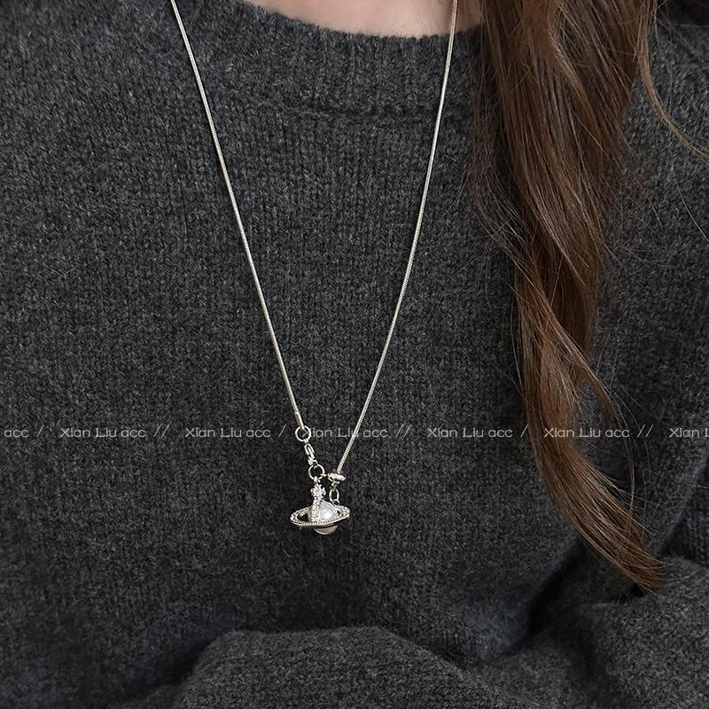 2025 European & American Saturn Pearl Pendant Necklace: Women's Luxury Autumn/Winter Sweater Chain Accessory