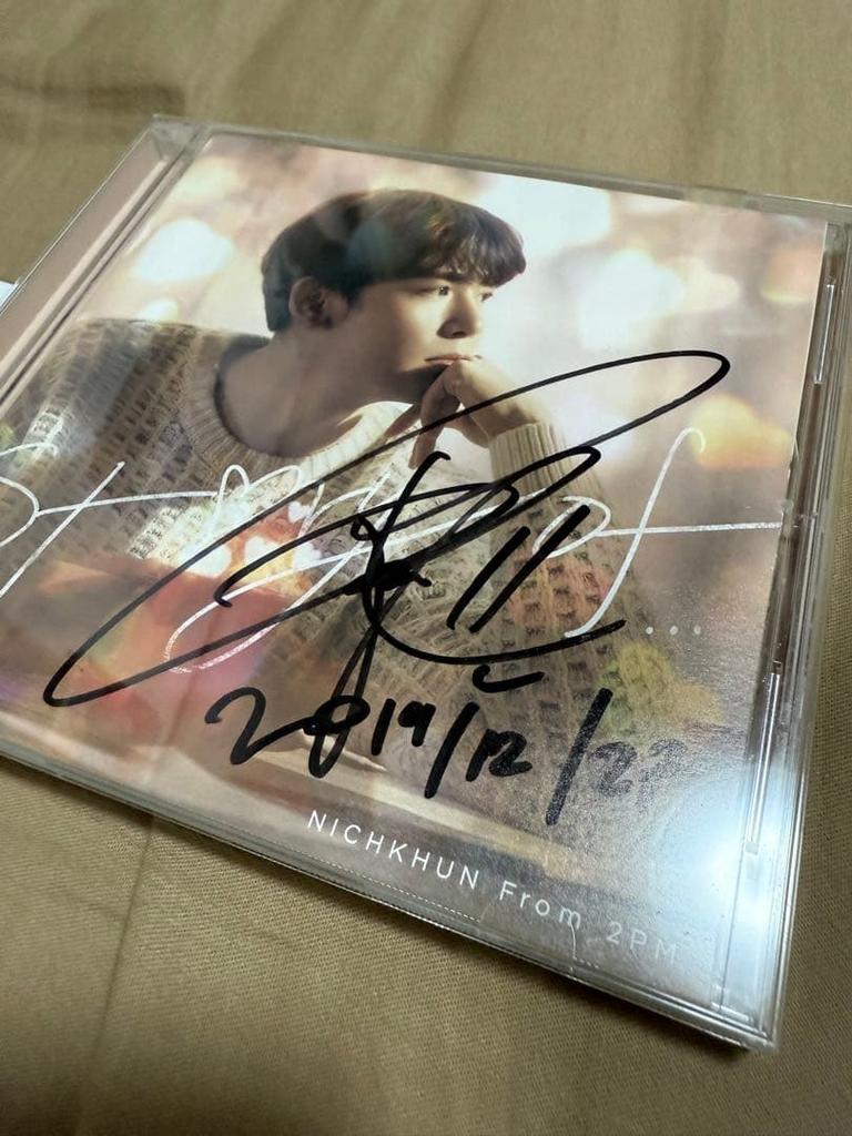 [USED] 2PM Nickhun Autographed CD & Polaroid