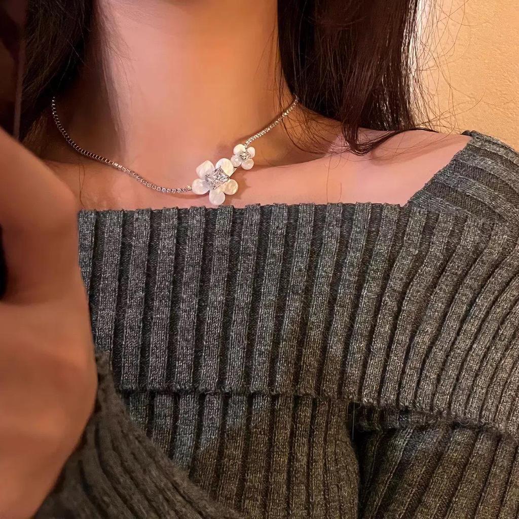 Women's Summer Luxury Titanium Steel Necklace - High-End Design Clavicle Pendant