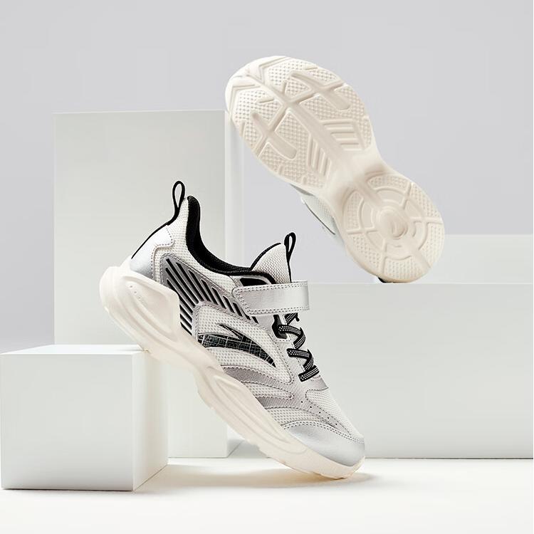 Anta Kids Simple Trendy Versatile Lightweight Shock Absorbing Low Top Running Shoes Kids Sneaker Silver Black A12435522-2
