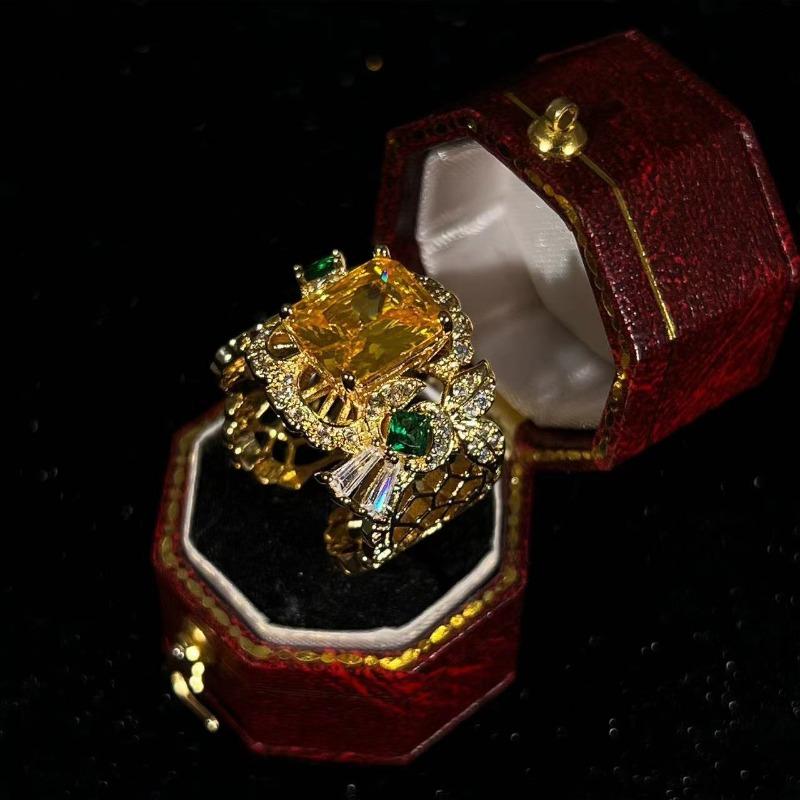 Medieval Hollow Ring High Sense Retro Haute Couture Temperament Versatile Colored Treasure Ring