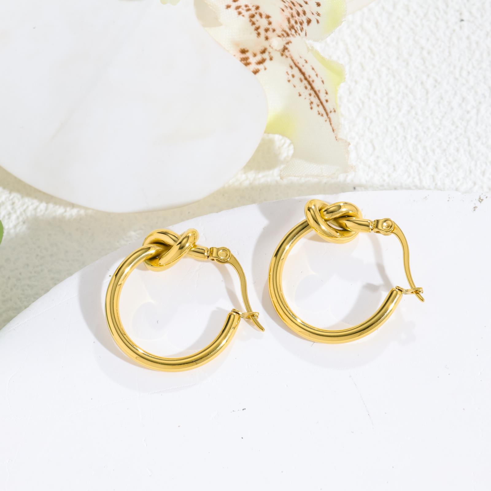 

Starting from one piece, knot circle earrings for women Zhang Zifeng niche 18k gold stainless steel earrings for women niche