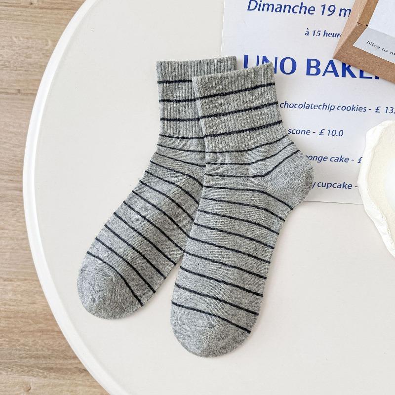 Striped Mid-calf Socks for Women In Spring and Autumn, College-style Cotton Sweat-absorbing Women's Socks for Autumn and Winter