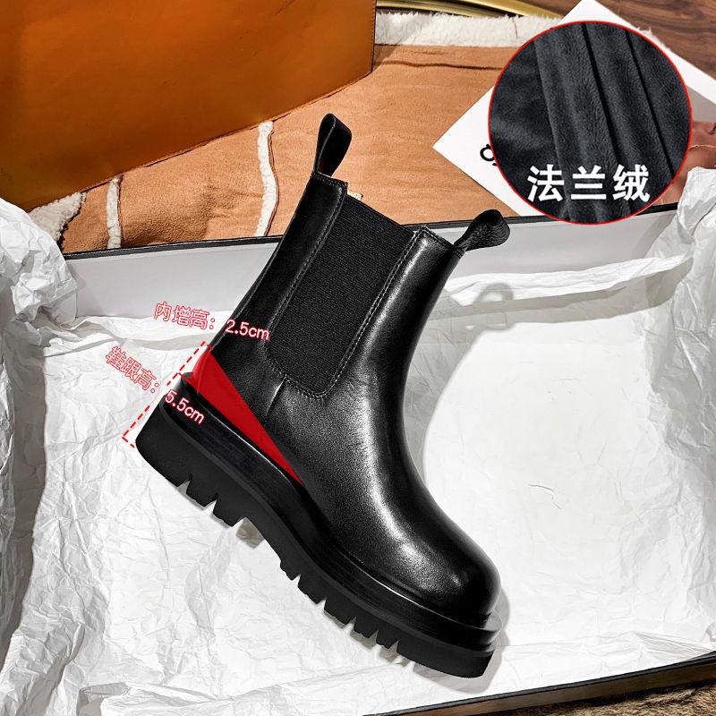 

Кожаные ботинки Мартин Женские Британский стиль Средняя голень 2025 Осень и Зима Одинарные ботинки Толстая подошва Ботинки для курения Внутреннее увеличение высоты Челси 40